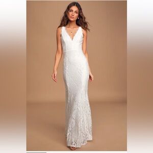 Lulu's White V-Neck Sleeveless Sheath Wedding Gown